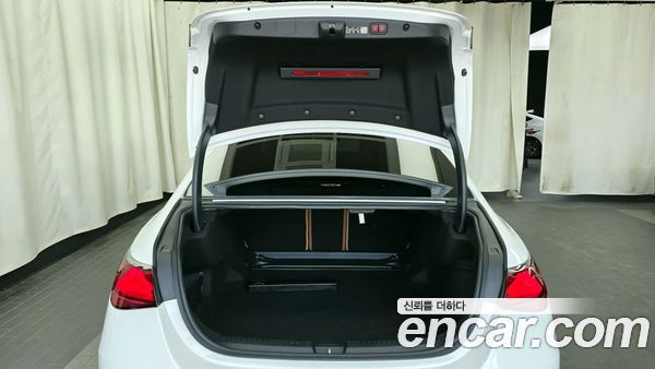 Mercedes-Benz E-Class 2025, фото 26