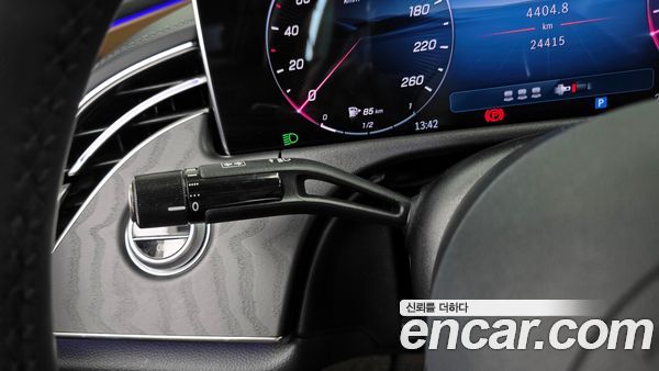 Mercedes-Benz E-Class 2025, фото 29
