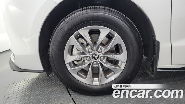 Toyota Sienna 2024, фото 5