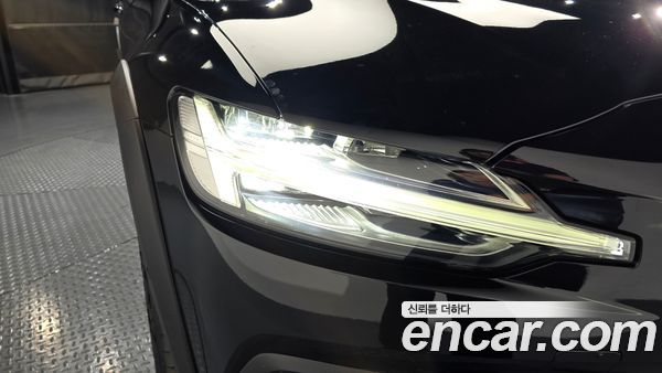 Volvo V60 2023, фото 8