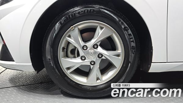 Hyundai Elantra 2022, фото 5
