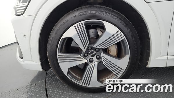 Audi e-tron 2021, фото 5