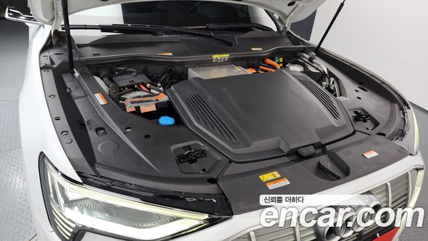 Audi e-tron 2021, фото 6