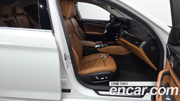 BMW 5 Series 2021, фото 16