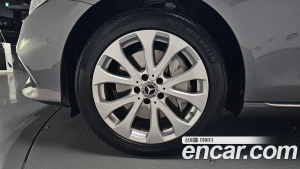 Mercedes-Benz E-Class 2020, фото 4