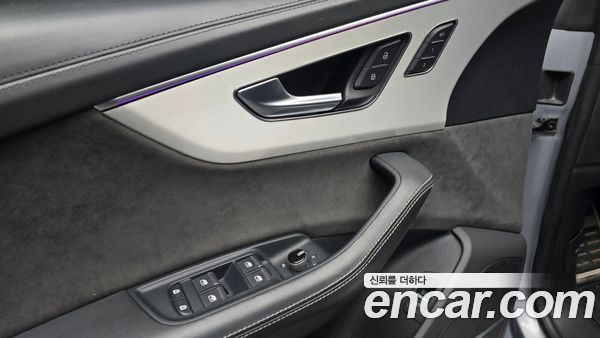 Audi Q8 2021, фото 31