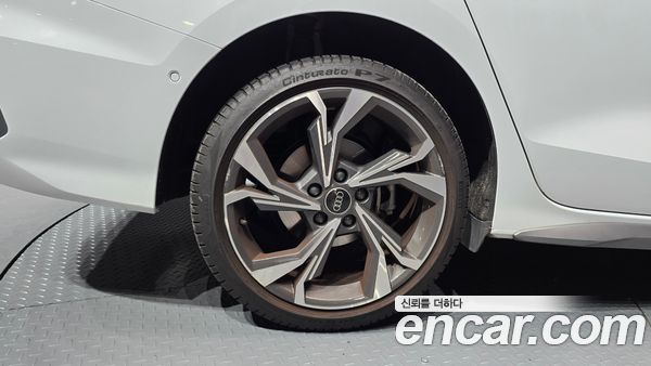 Audi A3 2023, фото 5