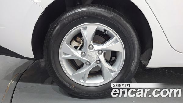 Hyundai Elantra 2021, фото 5