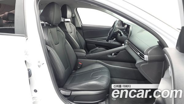 Hyundai Elantra 2021, фото 16