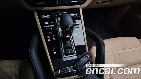 Porsche Cayenne 2023, фото 11