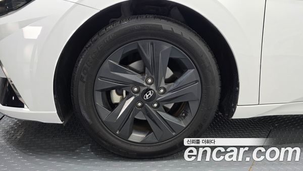 Hyundai Elantra 2023, фото 5