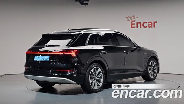 Audi e-tron 2021