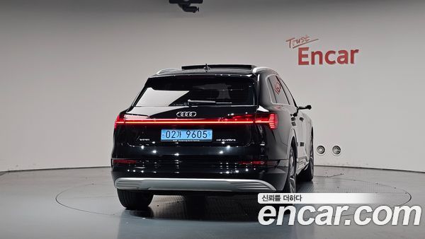 Audi e-tron 2021, фото 3