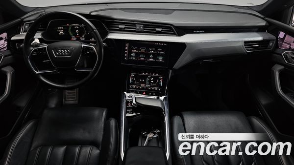 Audi e-tron 2021, фото 9