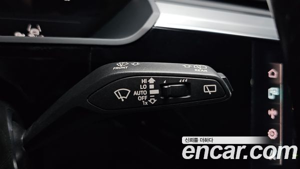 Audi e-tron 2021, фото 30