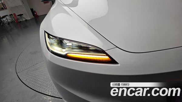 Tesla Model 3 2024, фото 8
