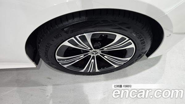 Mercedes-Benz E-Class 2025, фото 5