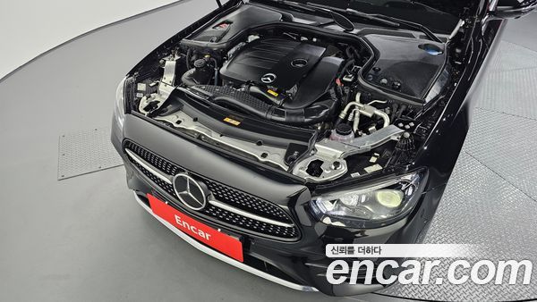 Mercedes-Benz E-Class 2022, фото 6
