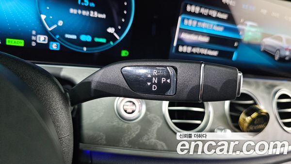 Mercedes-Benz E-Class 2022, фото 12