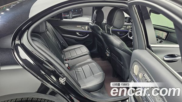 Mercedes-Benz E-Class 2022, фото 18
