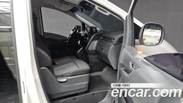 Hyundai Staria 2023, фото 16