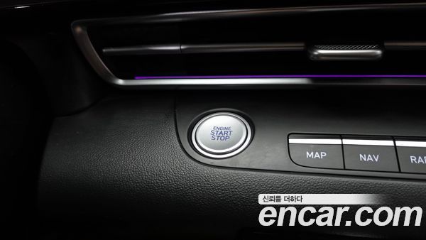 Hyundai Elantra 2023, фото 16