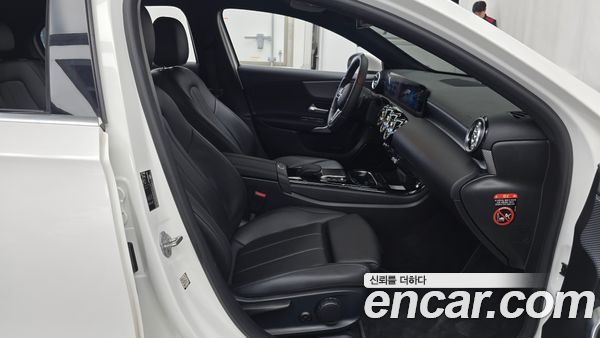 Mercedes-Benz A-Class 2021, фото 16