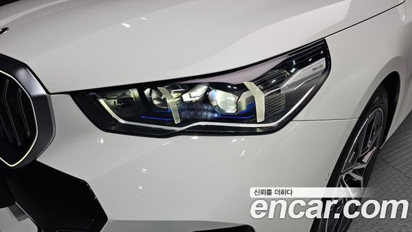 BMW 5 Series 2025, фото 8