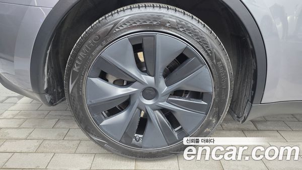 Tesla Model Y 2024, фото 5