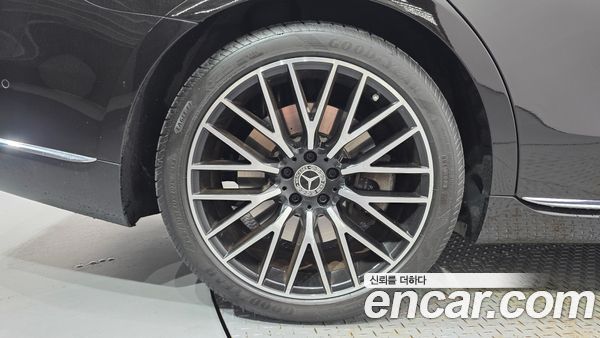 Mercedes-Benz S-Class 2022, фото 5