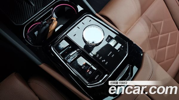 BMW 5 Series 2025, фото 11