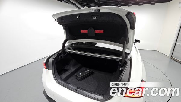 BMW 5 Series 2025, фото 25