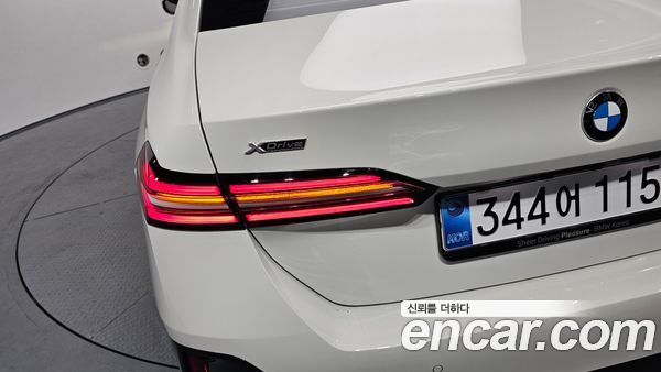 BMW 5 Series 2025, фото 8