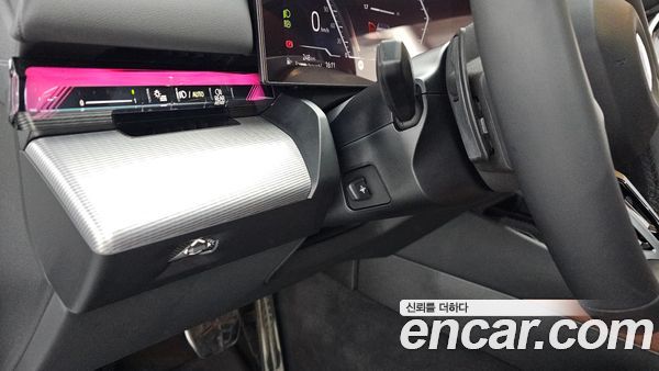 BMW 5 Series 2025, фото 31