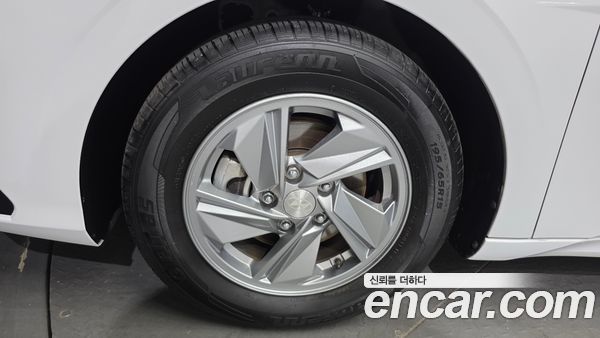 Hyundai Elantra 2024, фото 5