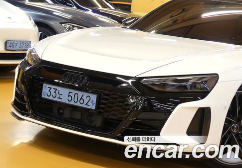 Audi RS e-tron GT 2022, фото 5