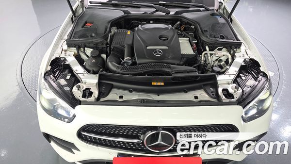 Mercedes-Benz E-Class 2023, фото 6