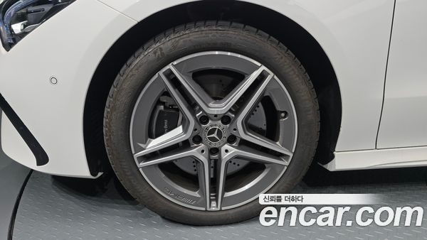 Mercedes-Benz CLA 2024, фото 5