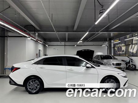 Hyundai Elantra 2024, фото 5