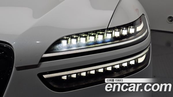 Genesis GV70 2025, фото 8
