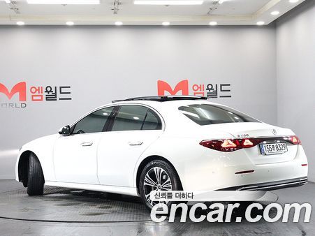 Mercedes-Benz E-Class 2024, фото 5