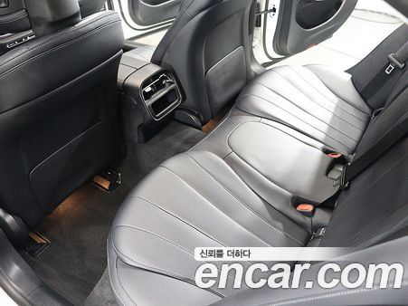 Mercedes-Benz E-Class 2024, фото 9