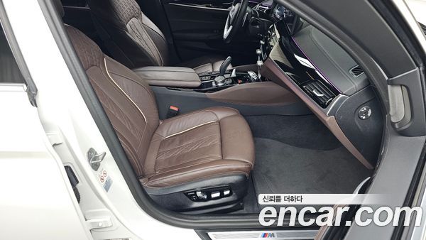 BMW 5 Series 2023, фото 16