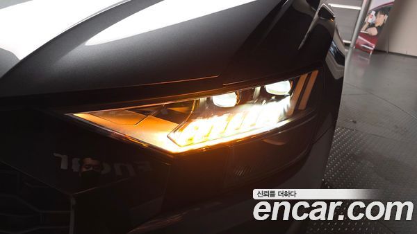 Audi Q8 2023, фото 8