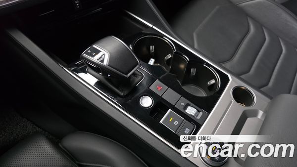 Volkswagen Touareg 2023, фото 12