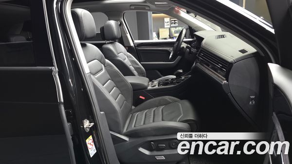 Volkswagen Touareg 2023, фото 17