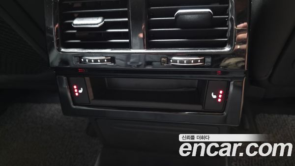 Volkswagen Touareg 2023, фото 25