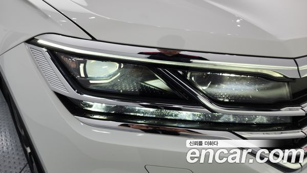 Volkswagen Touareg 2023, фото 8