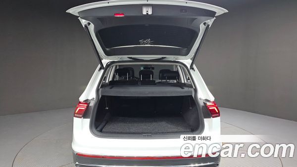 Volkswagen Tiguan 2023, фото 31