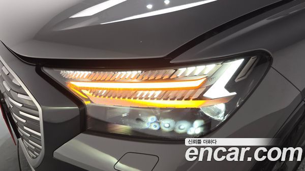 Audi Q4 e-tron 2022, фото 7